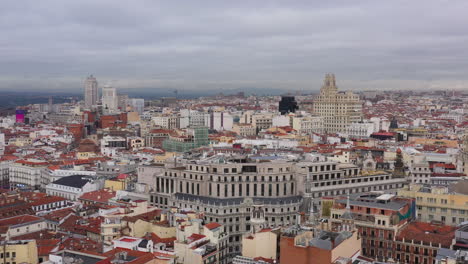 Dächer-Und-Gebäude-Des-Stadtzentrums-Von-Madrid,-Luftaufnahme-Des-Stadtzentrums-Von-Madrid,-Winter